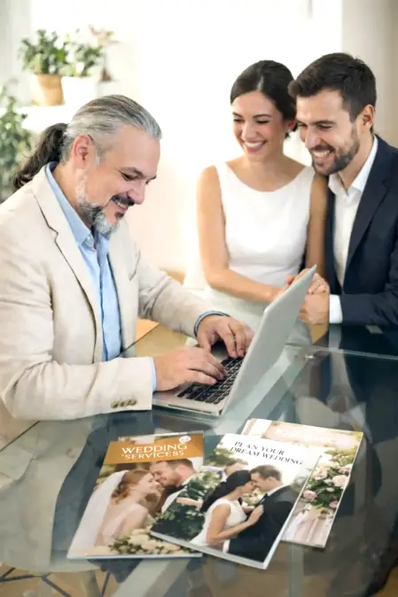 Matteo Rosati: DJ, Musicista e Wedding Planner, si occupa della Direzione Artistica per Eventi e Matrimoni di successo, garantendo la piena felicità degli Sposi.